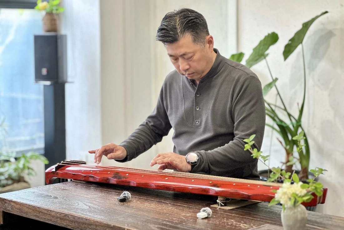 William Xu playing guqin at the 4th Yuyuan Silk Society Yaji, April 11, 2026
